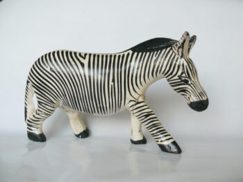 konžský přírodní suvenýr - dřevěná figurka zebry